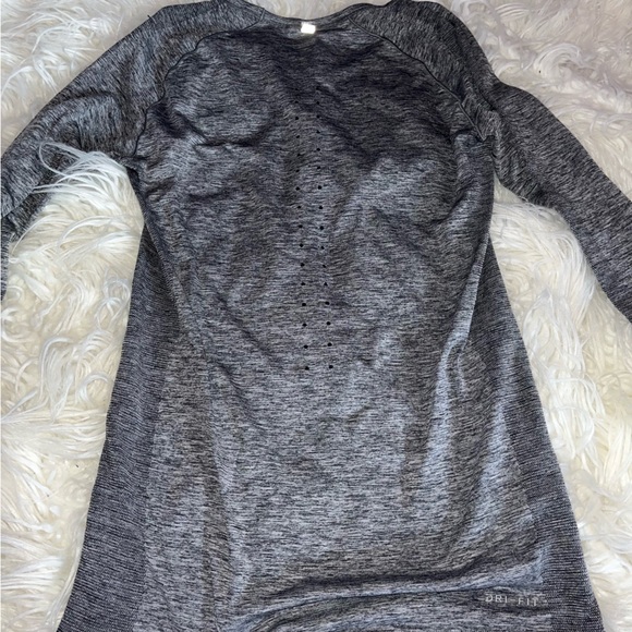 Nike Dri-FIT Seamless Long Sleeve Top XS - Picture 6 of 8